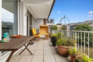 Gepflegte 3-Zimmer Wohnung im Grindelviertel - Mit Fahrstuhl, Südbalkon und Tiefgaragenstellplatz – 20146 Hamburg – Vorschaubild 2