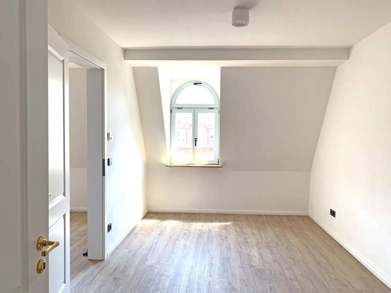 N-Steinbühl: Erstbezug! Exkl. 4-Zi-Mais.-Whg., 4.OG (m.A.), Balkon, EBK., Deckenheizung, KfW-EE – Nürnberg – Vorschaubild 5