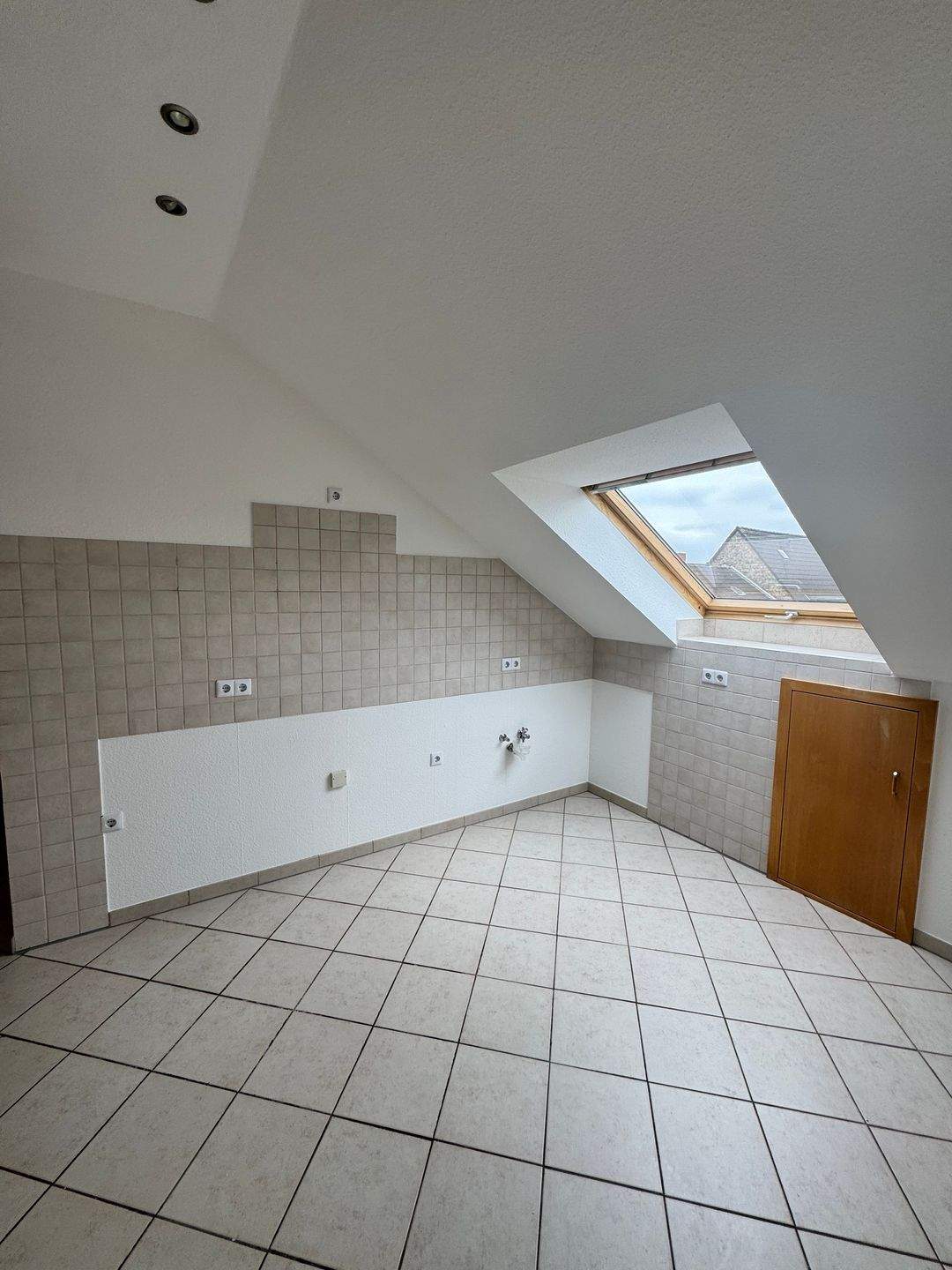 Mehrfamilienhaus als Kapitalanlage - 4 Wohneinheiten | 238 m² | Balkone | Voll unterkellert | Gas-Zentralheizung 2017 – Hamm – Vorschaubild 5