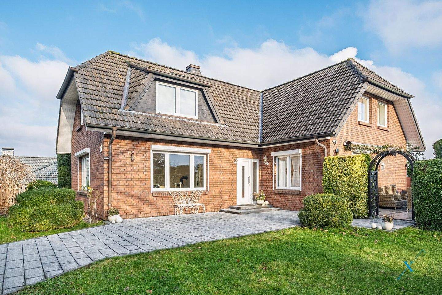 Viel Platz für die Familie: Großes Einfamilienhaus mit Garten in Eckernförde-Borby – Eckernförde – Bild 1 von 9