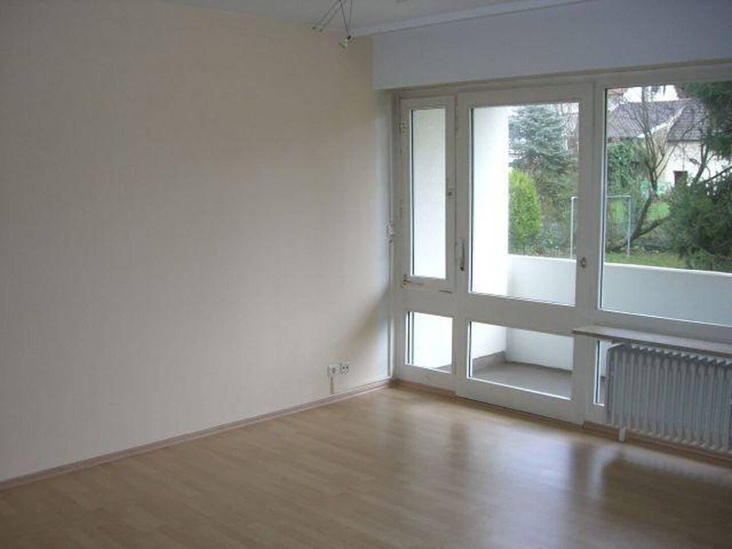 Rendite von ca. 4,8?%.Schöne, ruhige 2 Zimmer, Küche, Bad-Wohnung mit Balkon in SB Rotenbühl – Saarbrücken – Vorschaubild 3