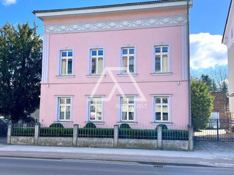 Attraktive Kapitalanlage - 3-Familienhaus in zentraler Lage von Bernau