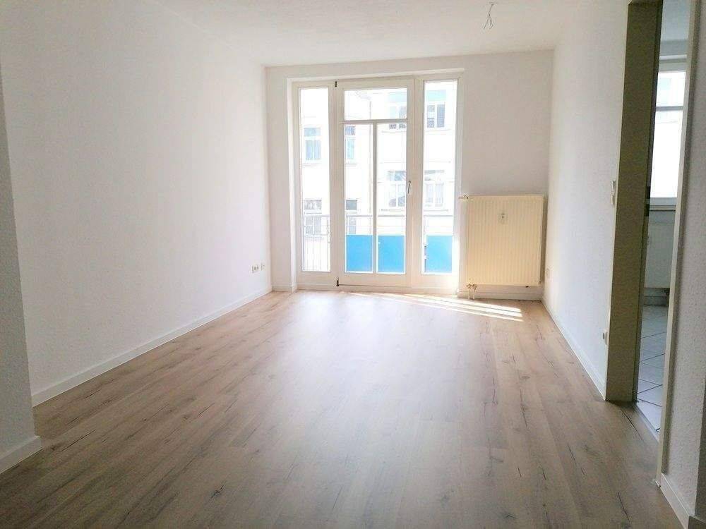 !! 2-Zimmer-Wohnung mit Balkon und neuem Laminat im Stadtteil Gablenz !! – Chemnitz – Vorschaubild 2