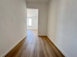 Traumhafte 2,5 -Zimmer-Wohnung mit Ankleidebereich – 89231 Neu-Ulm – Vorschaubild 5