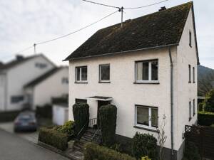 2 Wohneinheiten + Ausbaureserve I Aussicht I Großes Grundstück I Renovierungsbedarf
