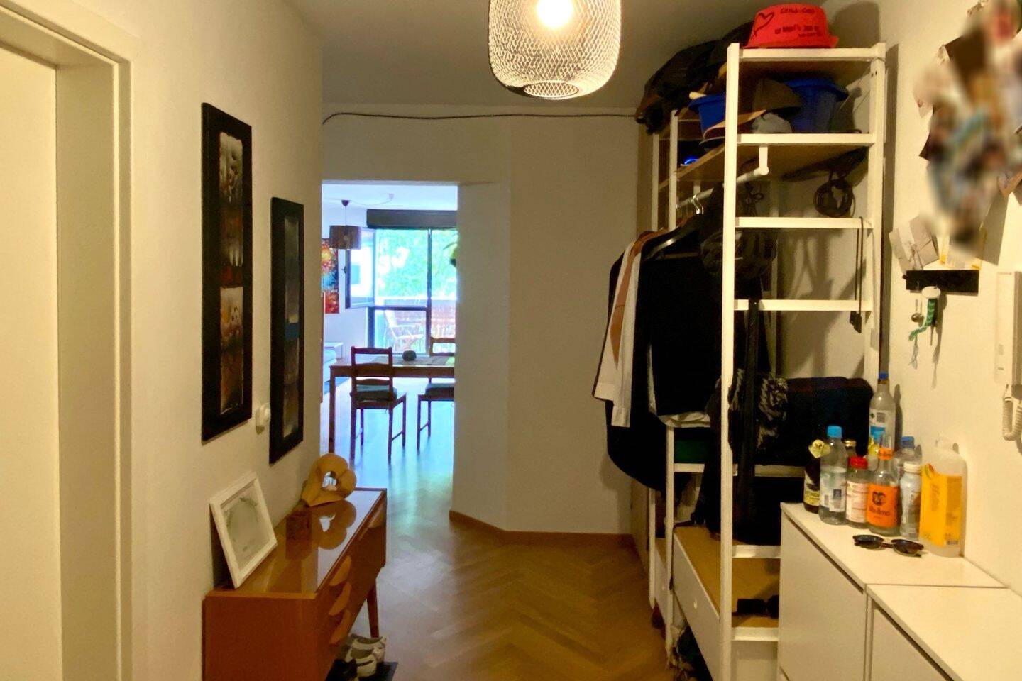 Wohnen in Toplage! 2-Zimmer-Wohnung mit 2 Balkonen sowie TG-Stellplatz – München – Vorschaubild 2