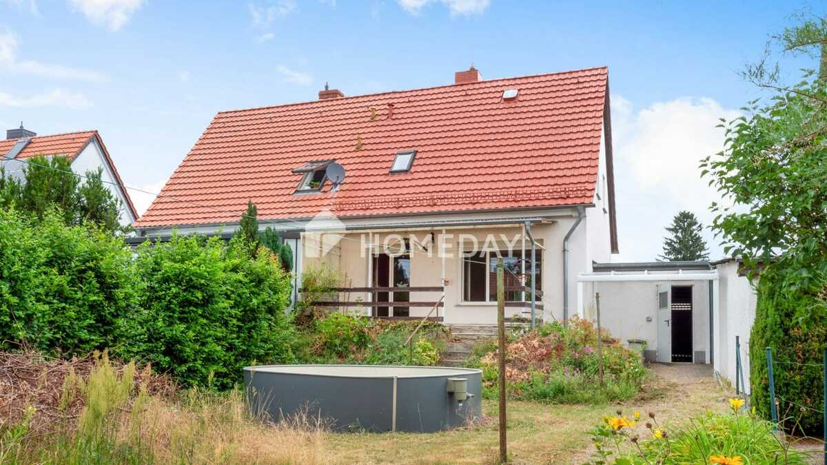 Viel Platz für Ihre Ideen - Doppelhaushälfte mit großem Garten in gefragter Lage – 12524 Berlin – Bild 1 von 9