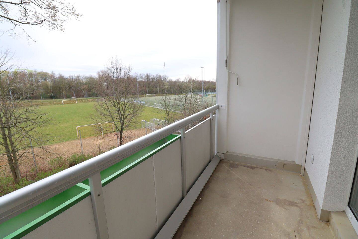 3-Raumwohnung mit Südbalkon und Wanne – Chemnitz – Vorschaubild 8