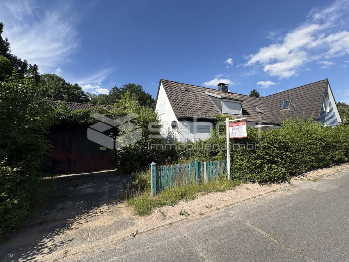Doppelhaushälfte auf Erbbaugrundstück mit großem Potenzial – 22417 Hamburg – Bild 1 von 9