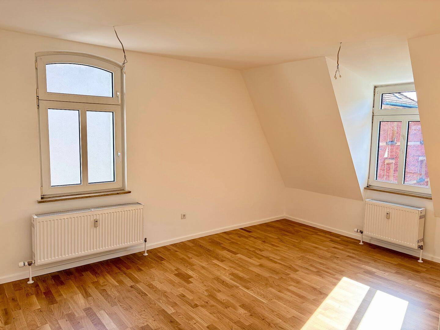 Attraktive 4-Zimmer-Dachgeschosswohnung – Nürnberg – Vorschaubild 2