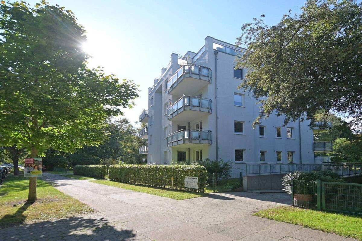 Moderne 3 Zimmer Wohnung am Eppendorfer Moor mit 2 Balkonen, 2 Bädern und Garagenstellplatz! – 22453 Hamburg – Bild 1 von 9