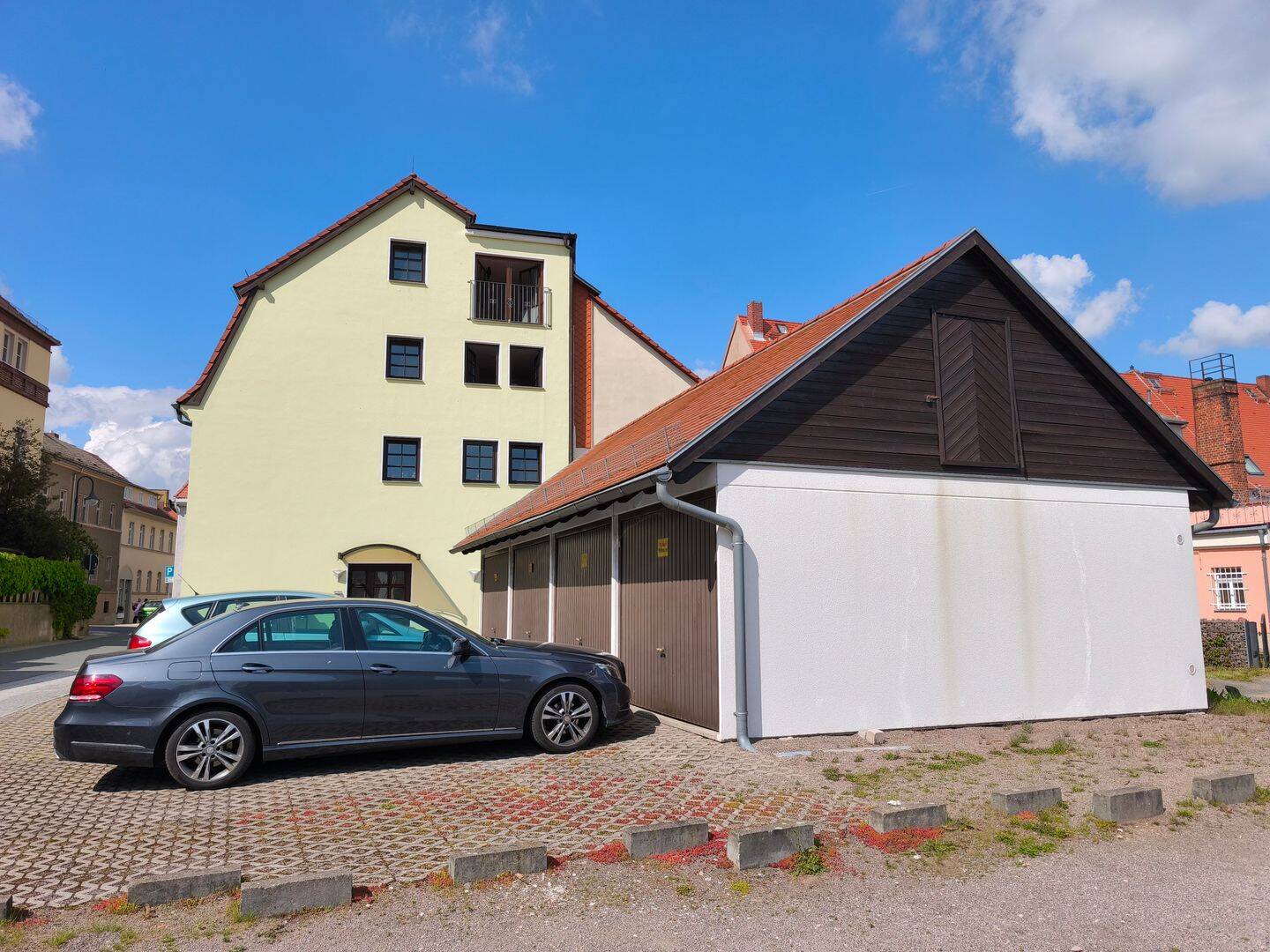 Attraktives Wohn- und Geschäftshaus mit Garagen im Zentrum von Oschatz – Oschatz – Vorschaubild 3