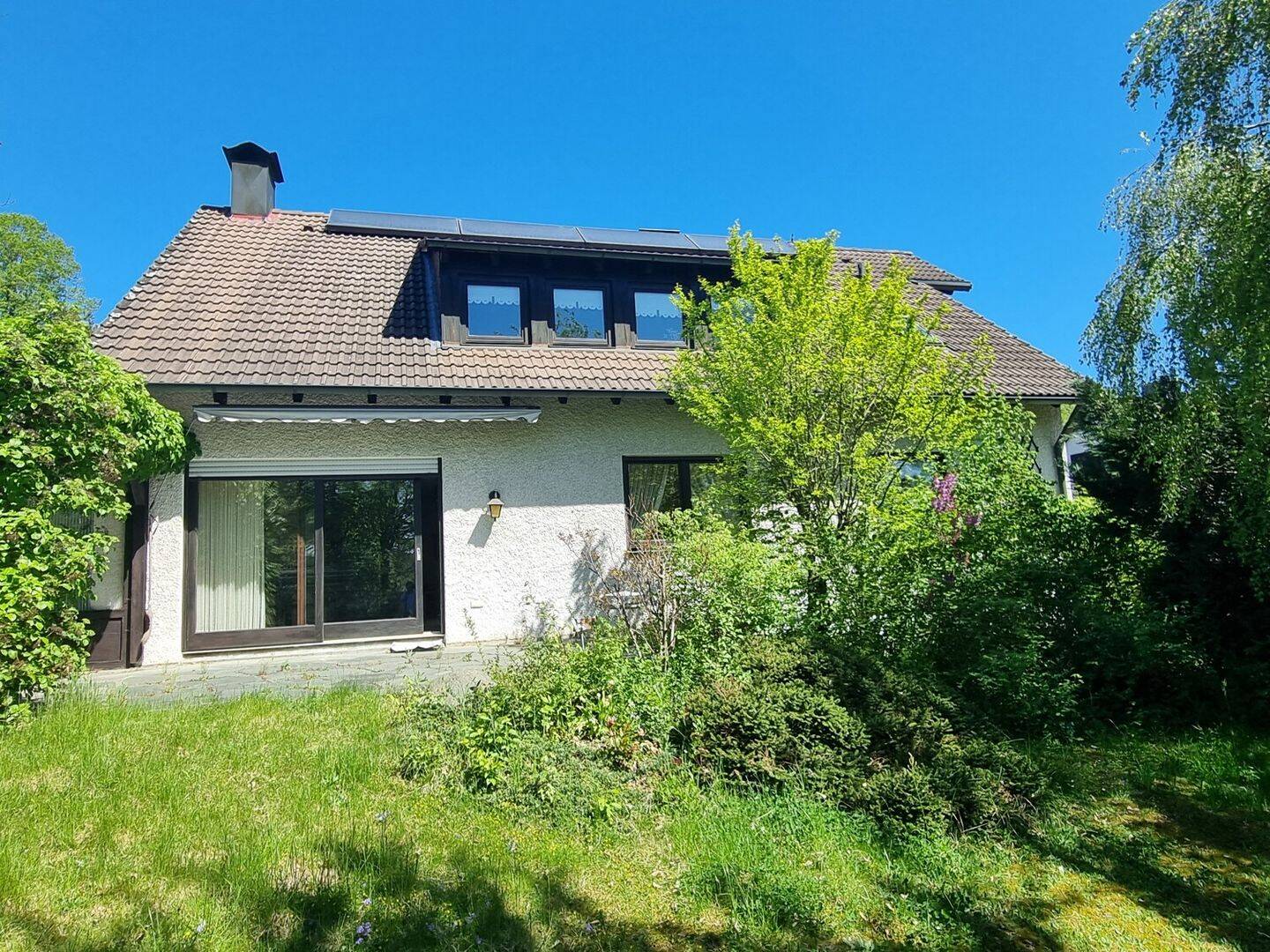Außergewöhnlich anders: Familienfreundliches Zuhause mit sonnigem Garten und Einliegerwohnung – Altdorf bei Nürnberg – Vorschaubild 4
