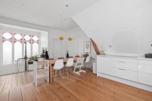 Elegante Endetagenwohnung in prachtvoller Altbauvilla, idyllische Bestlage: in nur 400m zur Alster – 22085 Hamburg – Vorschaubild 4
