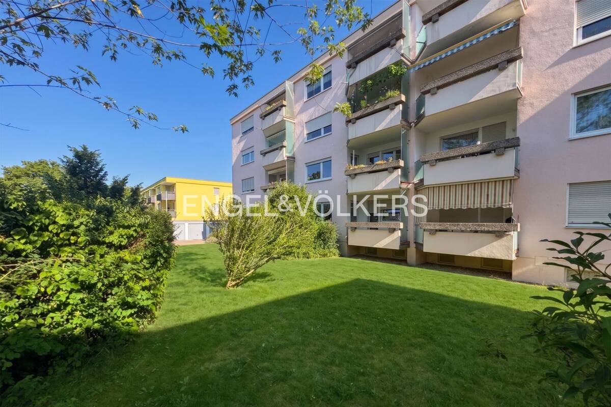 Wohnen mit Wohlfühlcharakter: Lichtdurchflutete 3,5-Zimmer-Wohnung im Regensburger Westen – 93049 Regensburg – Bild 1 von 4
