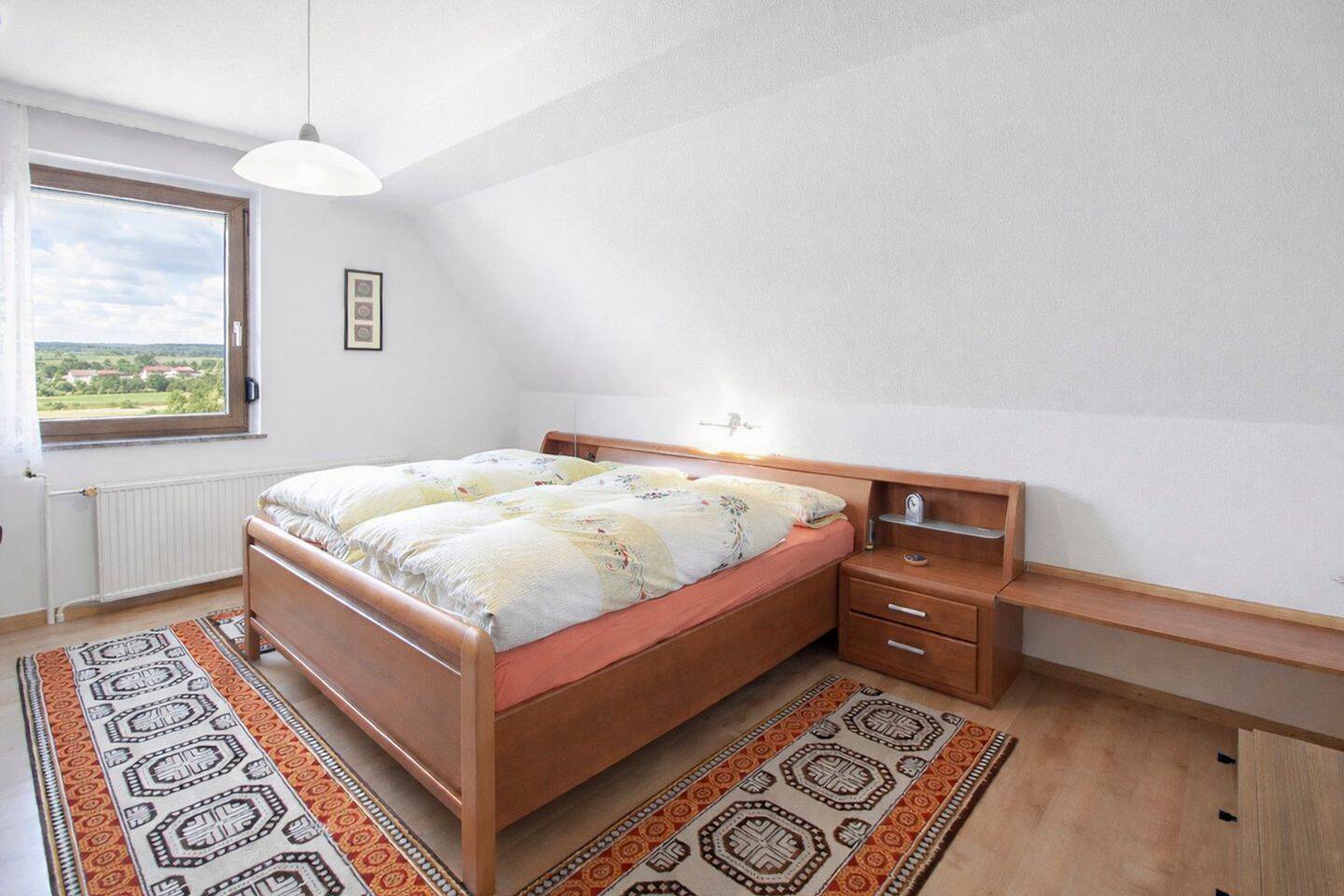 Großes Einfamilienhaus mit Gartenparadies, Gäste- und Nutzflächen sowie mehreren Garagen – Unterbreizbach – Vorschaubild 8