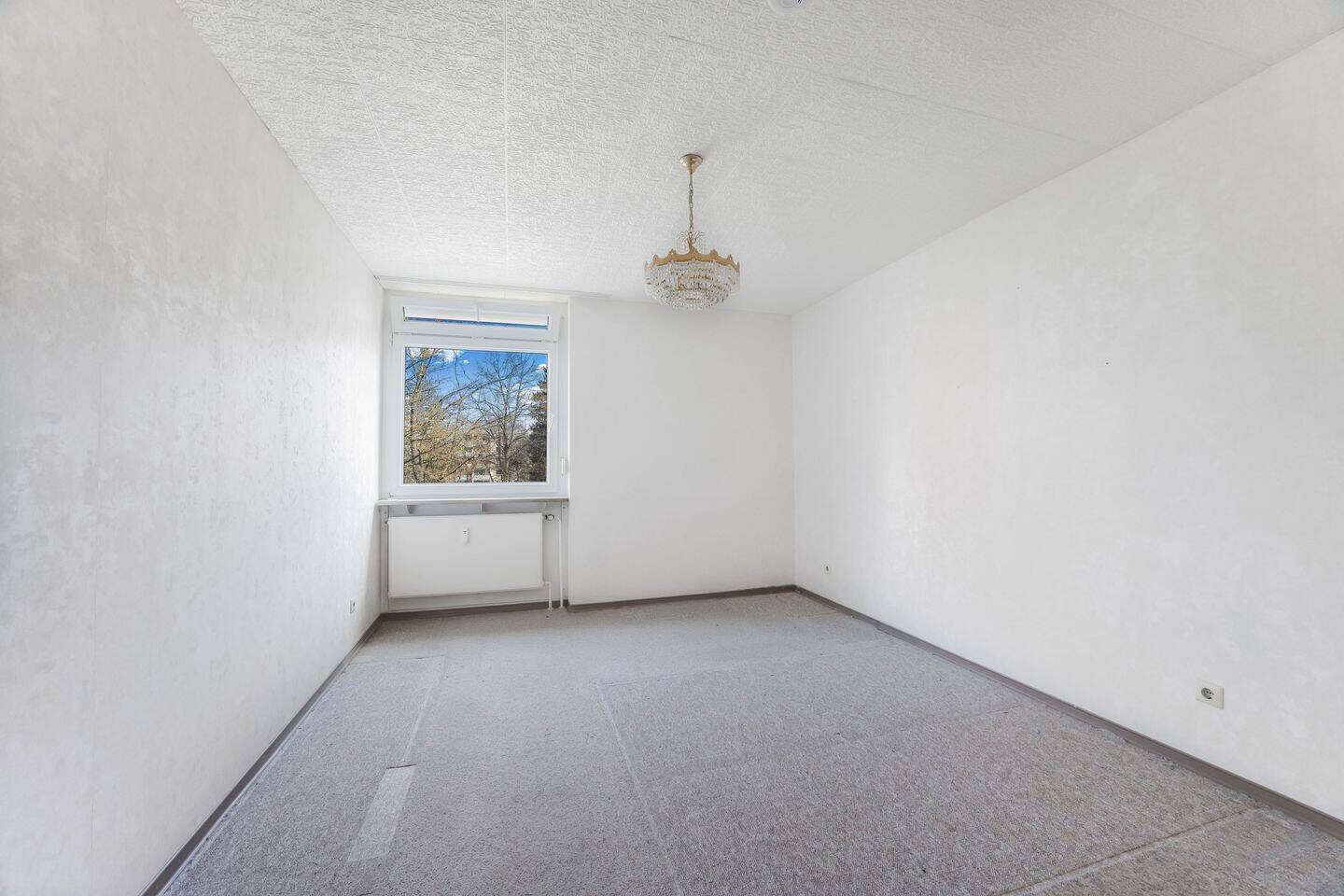 Renovierungsbedürftige 3-Zimmer-Etagenwohnung im gepflegten Gemeinschaftseigentum ohne Aufzug! – München – Vorschaubild 4