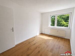 Modernisierte 3-Zimmer-Wohnung mit Balkon und Blick ins Grüne – 60488 Frankfurt am Main – Vorschaubild 3