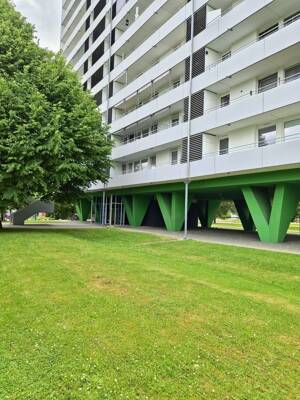 Kapitalanlage mit Weitblick in Sindelfingen: Vermietete 3-Zi-Whg im 13. OG mit Südostbalkon & Garage – 71067 Sindelfingen – Vorschaubild 1