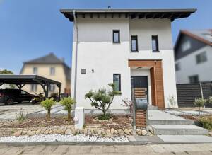 Modernes Familienhaus (2021) 186 m² | Pool | Heimkino | 3 Bäder Nähe Adlershof & BER – 12524 Berlin – Vorschaubild 3