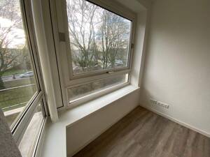 Provisionsfreie sanierte Kapitalanlage: Vermietete 2-Zimmer-Wohnung mit Süd-Loggia & Garage – 22119 Hamburg – Vorschaubild 4
