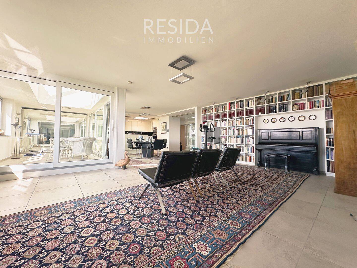 Exklusives Penthouse im 20. OG mit Panorama-Wintergarten, Klima, EBK & TG-Stellplatz – Stuttgart – Vorschaubild 4