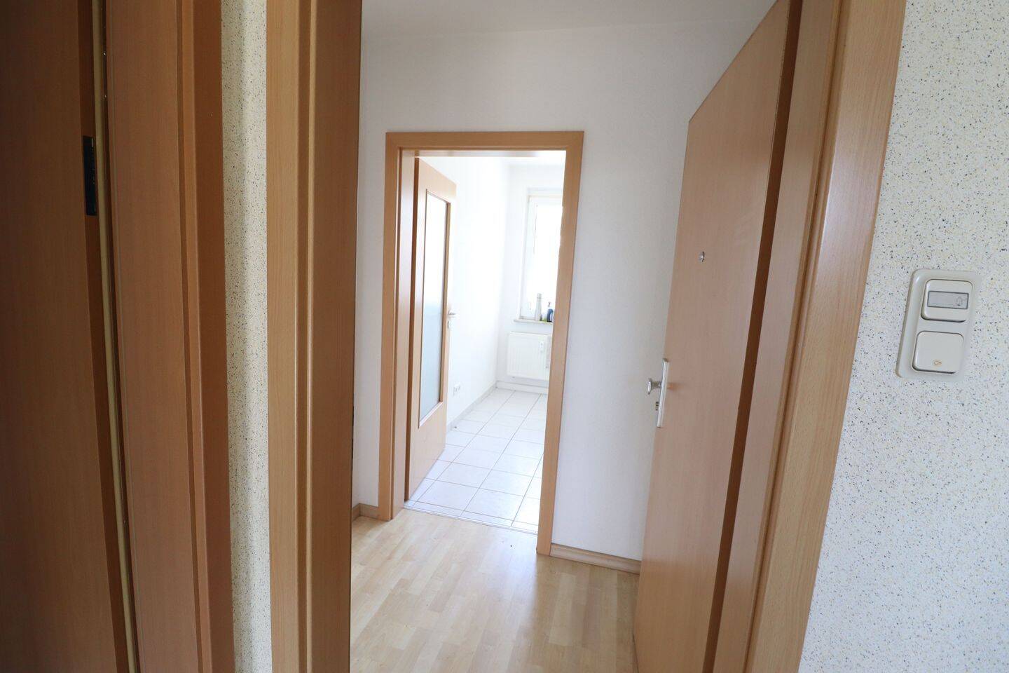 Ab 01.09. 2,5-Raum Wohnung bald mit Balkon inkl. Treppenhausreinigung, Winterdienst – Oberhausen – Vorschaubild 8