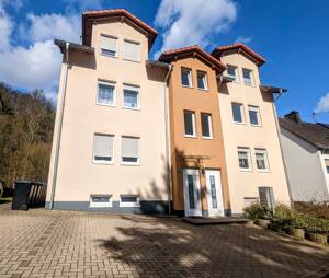 Hochwertiges, freistehendes Mehrfamilienhaus (Baujahr 2012) in Stadtteil Trier / Ehrang zu verkaufen / Grenznah zu Luxemburg / Nähe Waldrand