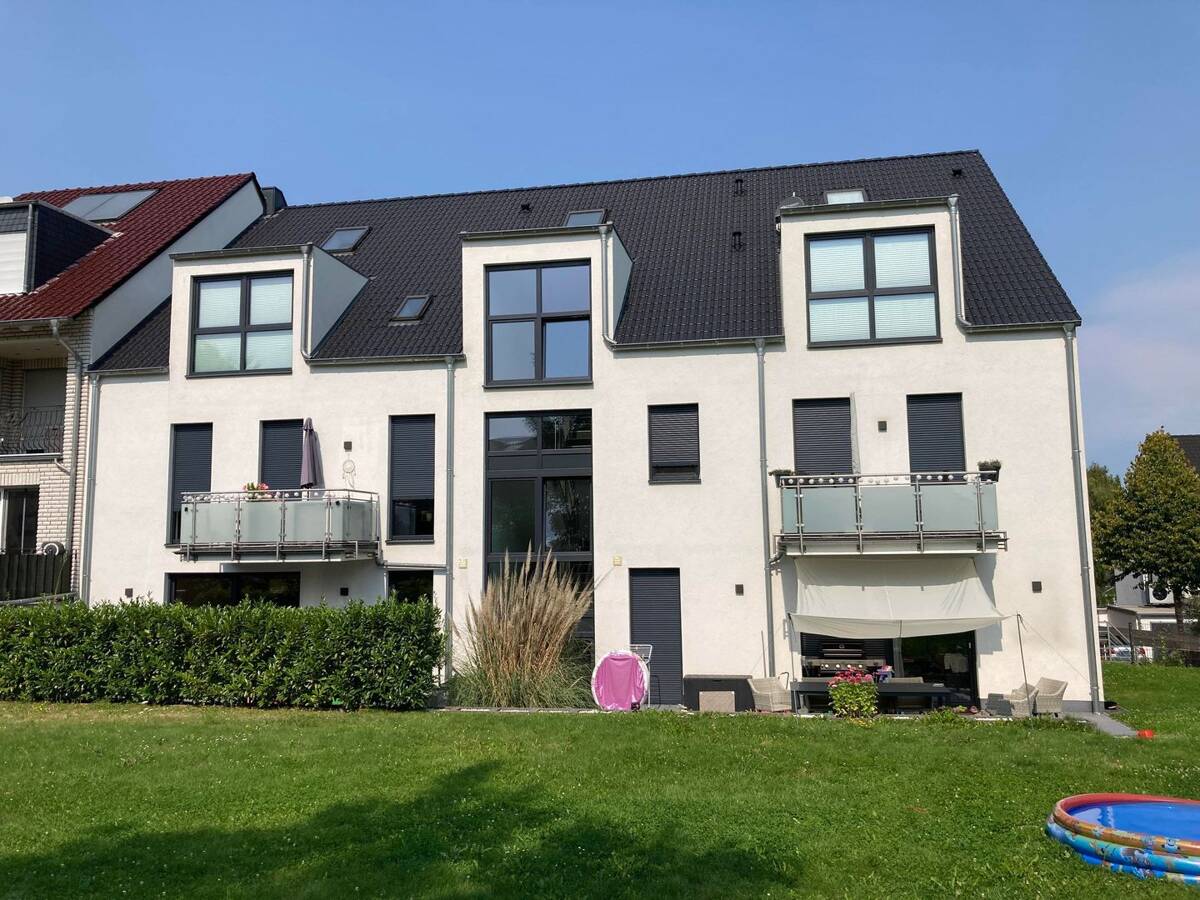 Moderne Maisonettewohnung inkl. neuwertiger Küche und Fußbodenheizung mit Kühlfunktion – 53179 Bonn – Bild 1 von 9