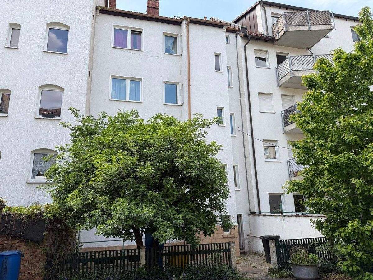 3-Zimmer Wohnung in Jena-Ost, auch für Wohngemeinschaft geeignet. Bezugsfrei ! – 7749 Jena – Bild 1 von 9