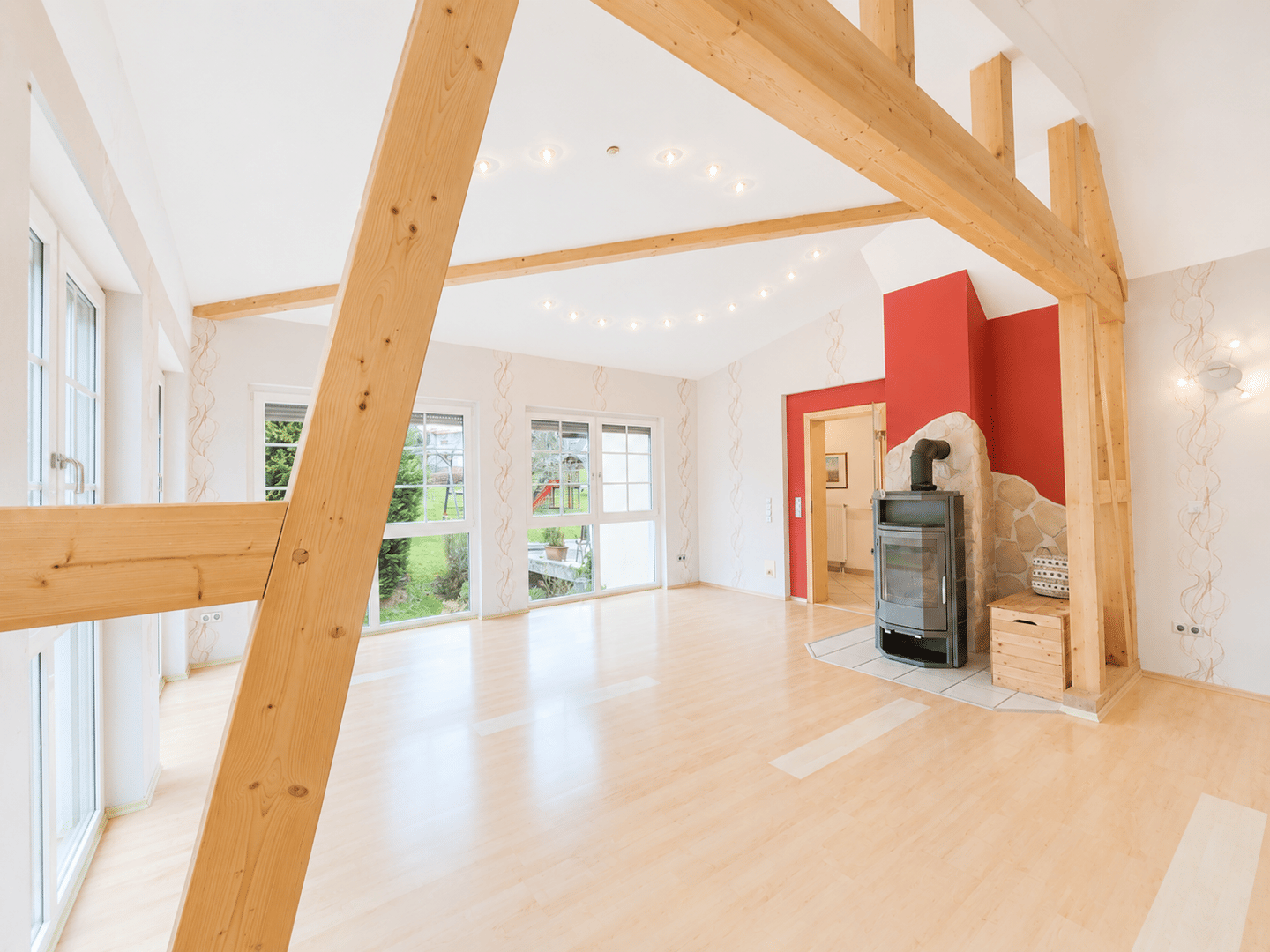 Traumhaftes Einfamilienhaus mit weitläufigem Garten und Scheune in Jühnde bei Göttingen. – Jühnde – Vorschaubild 5