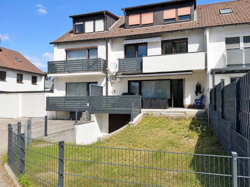 Familien aufgepasst: Großzügiges Reiheneckhaus mit 3 Wohneinheiten & Vermietungspotenzial!