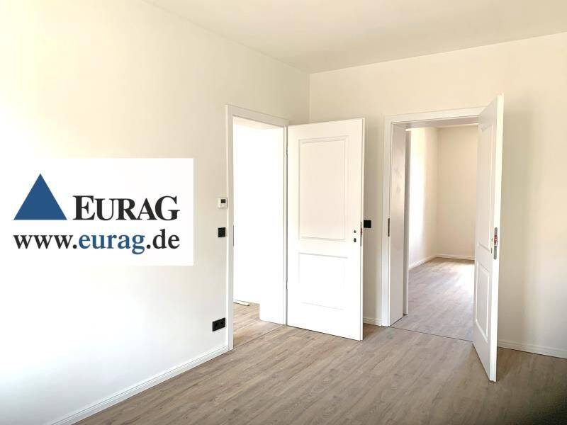 N-Steinbühl: Erstbezug! Attraktive 3-Zi-Whg., 3.OG (m.A.), Einbauküche, Kühlung, Balkon, Stpl.