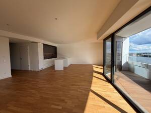 Einzigartige 4-Zimmer-Penthousewohnung an der Elbspitze – 20457 Hamburg – Vorschaubild 2