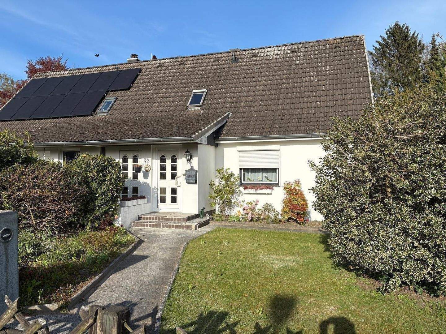Familienfreundliche DHH mit 5 Zimmern, sonniger Terrasse & großem Garten – Lübeck – Vorschaubild 2