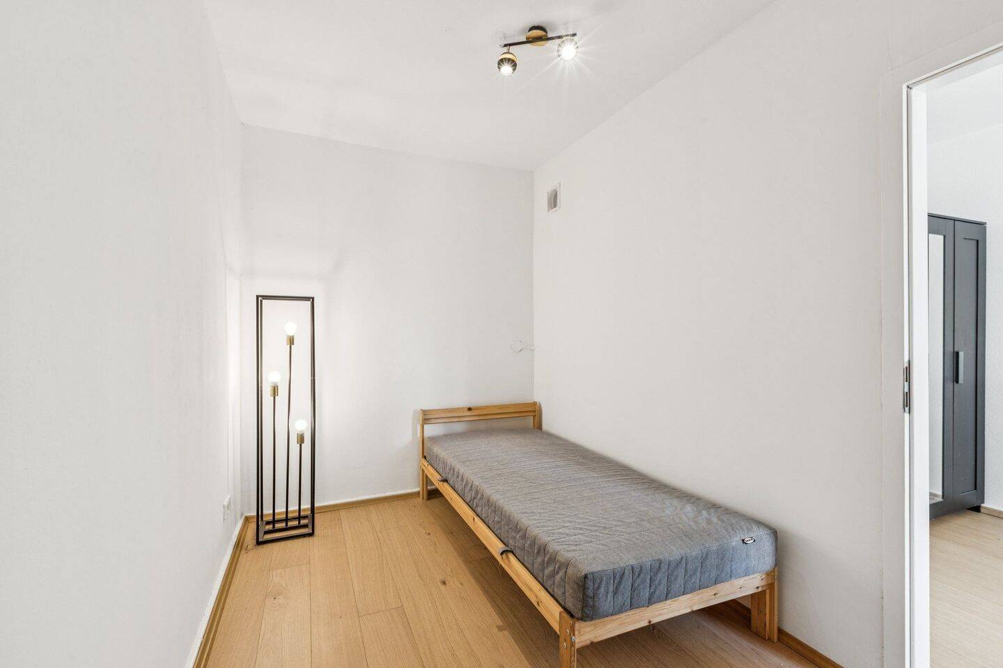 Gut geschnittene 1-Zimmer-Wohnung in Berlin-Spandau mit Stellplatz – Berlin – Vorschaubild 6