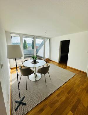 2-Zimmer Dachgeschosswohnung möbliert mit Loggia in Eibelstadt – 97246 Eibelstadt – Vorschaubild 1