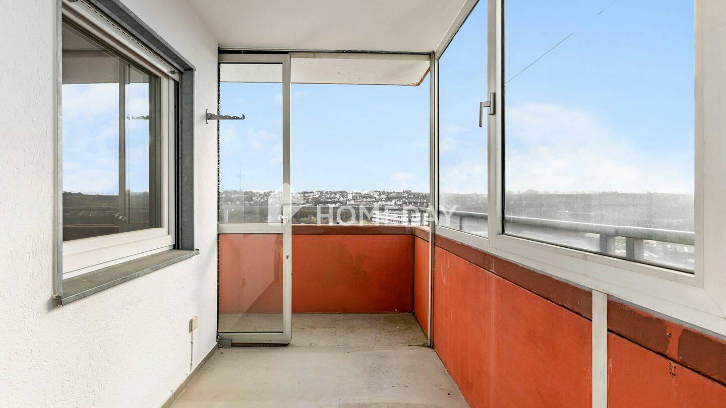 Über den Dächern der Stadt - leerstehende 2-Zimmer-Wohnung, mit Balkon und Wintergarten – Regensburg – Vorschaubild 3