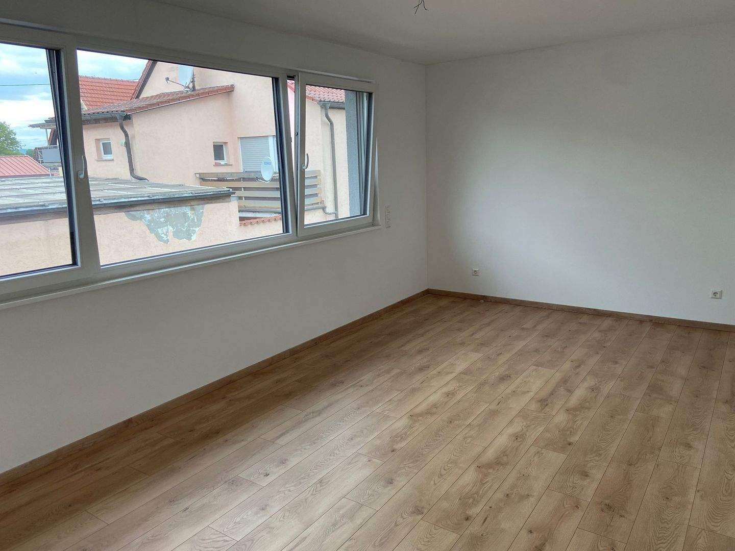 Großes Reiheneck/mittelhaus mit Garten – Steinfeld – Vorschaubild 9