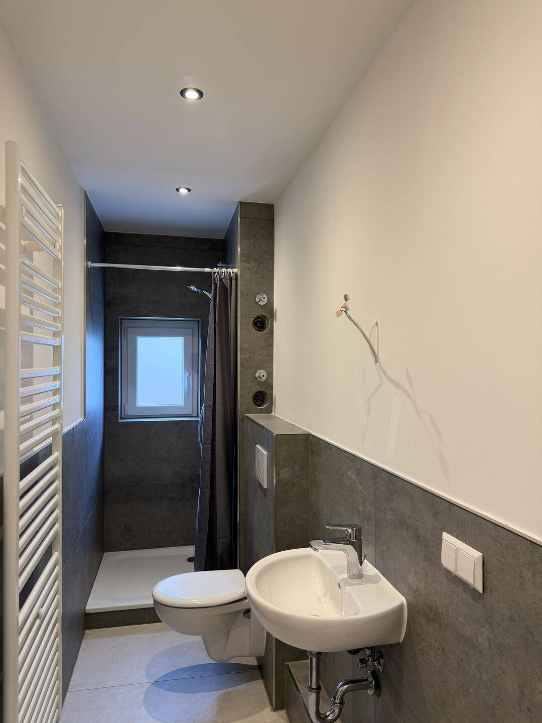 Modernisierte 2-Zimmer-Wohnung mit neuer Einbauküche und Balkon - sofort bezugsfrei – Hannover – Vorschaubild 3