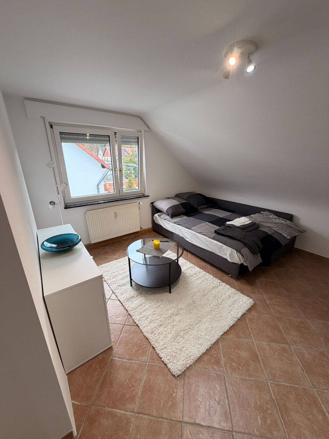 möbliertes Zimmer in Karlsruhe für Wohnen auf Zeit – Karlsruhe – Vorschaubild 3