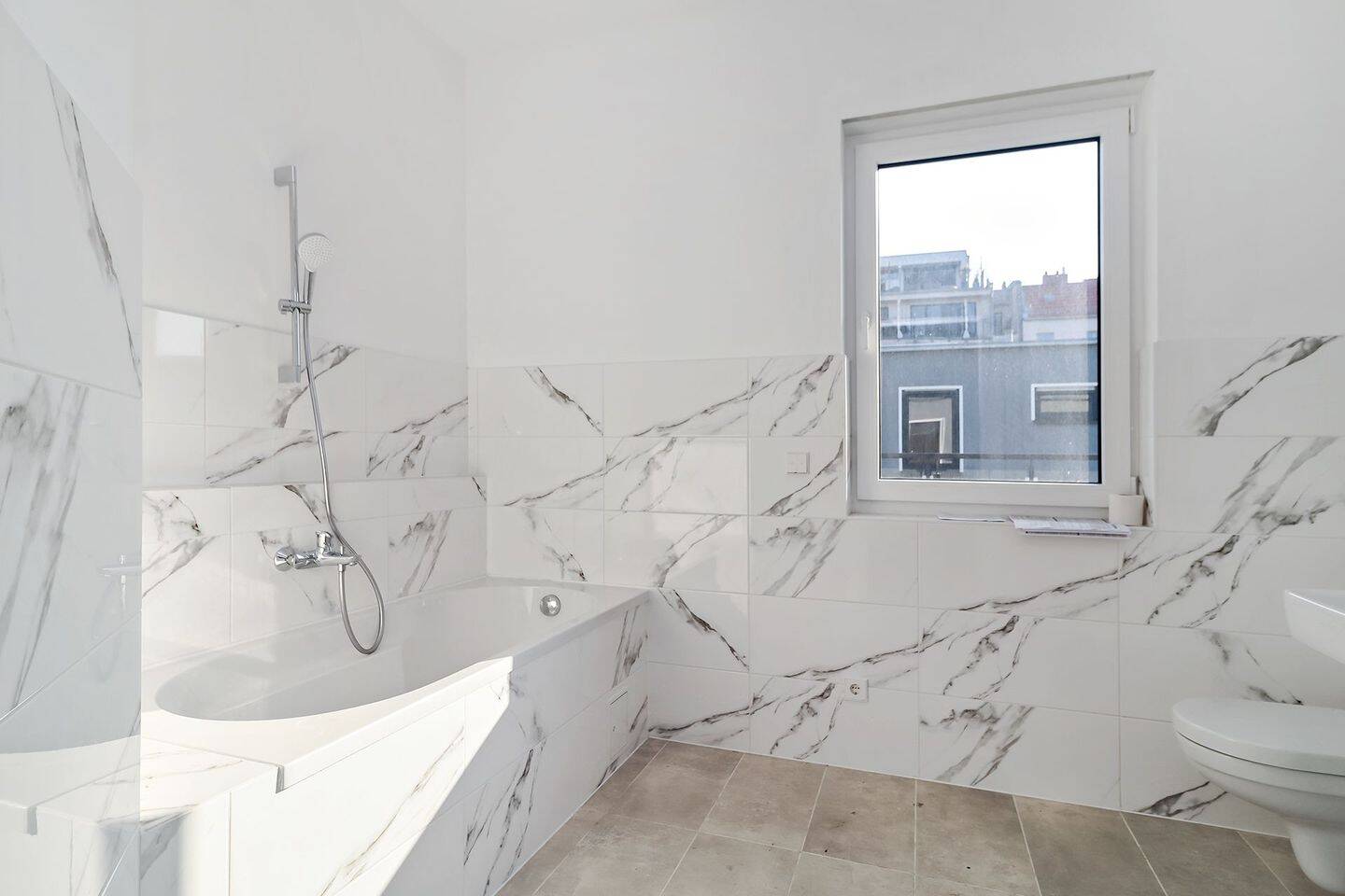Sonnenoase & Ruhe: Exklusives Penthouse mit umlaufender Terrasse, Aufzug & Tiefgarage – Berlin – Vorschaubild 5