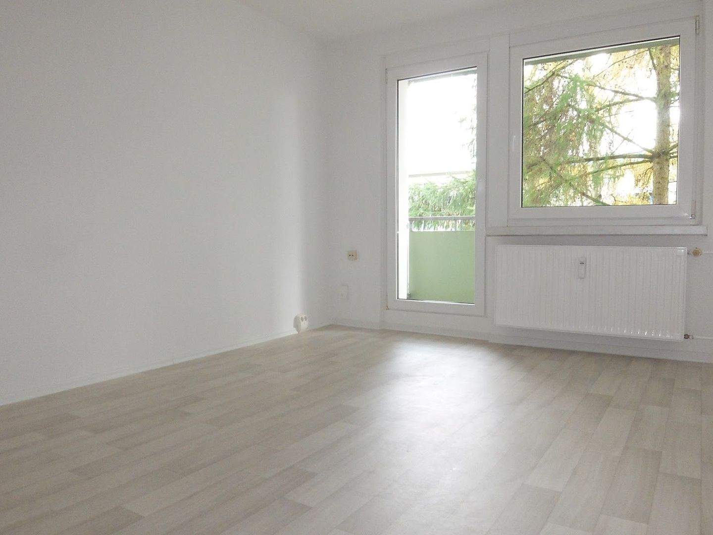 Komfort für Singles & Paare: Frisch sanierte Erdgeschosswohnung mit Balkon und Tageslichtbad – Chemnitz – Vorschaubild 3