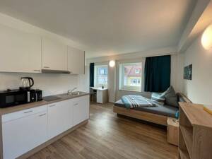 Boardinghouse - Apartments zur Kurzzeitmiete im Studio mit Küche in separatem Raum – 74072 Heilbronn – Vorschaubild 4