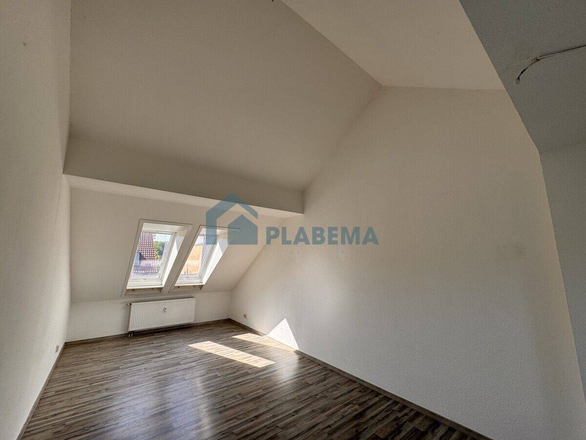 Moderne 3- Zimmer- Dachgeschoßwohnung mit Balkon und neuwertiger Einbauküche – Neubrandenburg – Vorschaubild 5