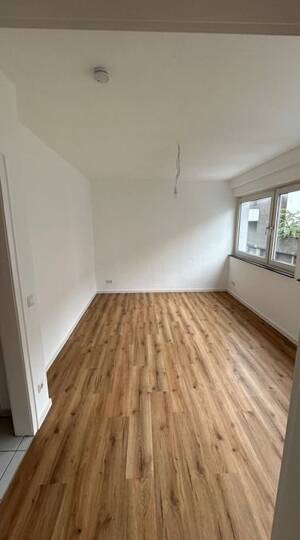 Modernisierte 2-Zimmer-Wohnung in zentraler Dortmunder Innenstadtlage – 44135 Dortmund – Vorschaubild 2