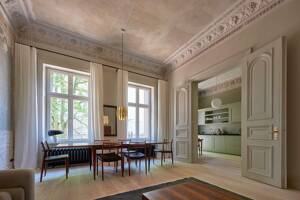 Komplett möblierte wunderschöne Zwei-Zimmerwohnung mit Balkon W12.01 – 20148 Hamburg – Vorschaubild 4