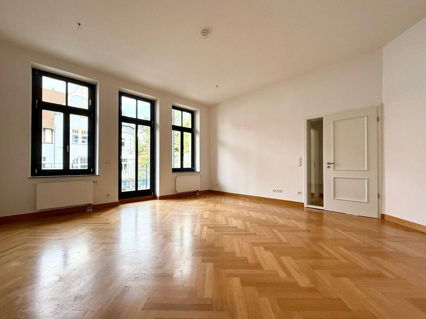 Bezugsfreie 2-Zimmer-Wohnung mit 2 Balkonen im beliebten Loschwitz! – Dresden – Bild 1 von 9