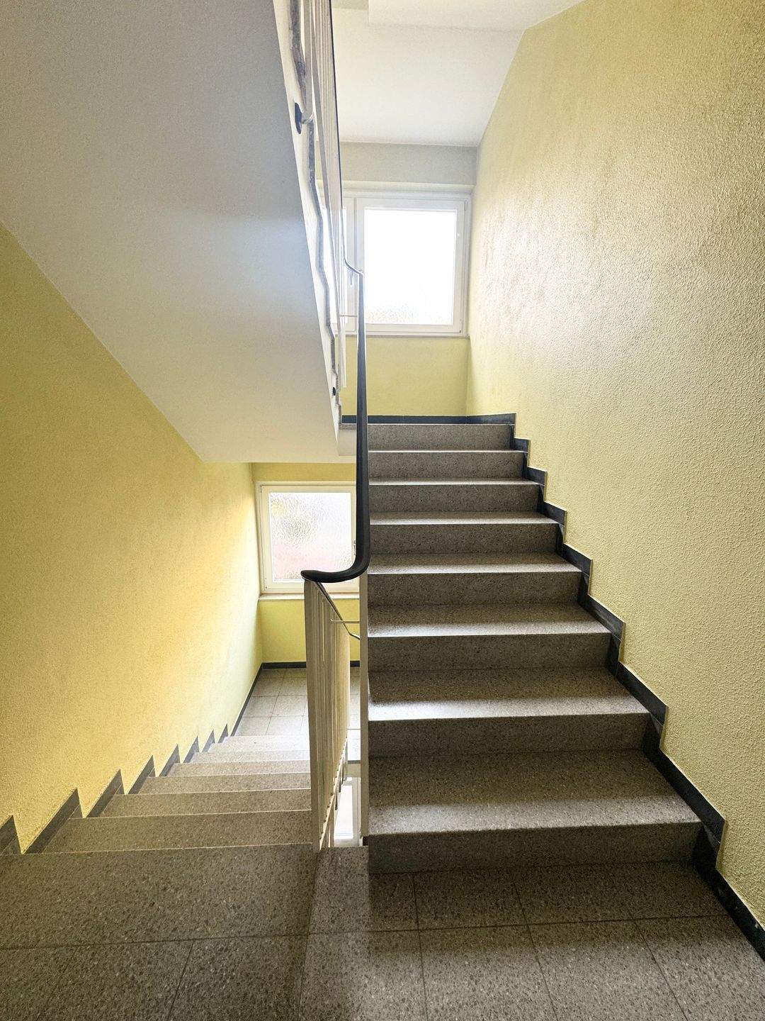 RESERVIERT ! Gepflegte Eigentumswohnung mit Loggia, Aufzug & Stellplatz – Nürnberg – Vorschaubild 9