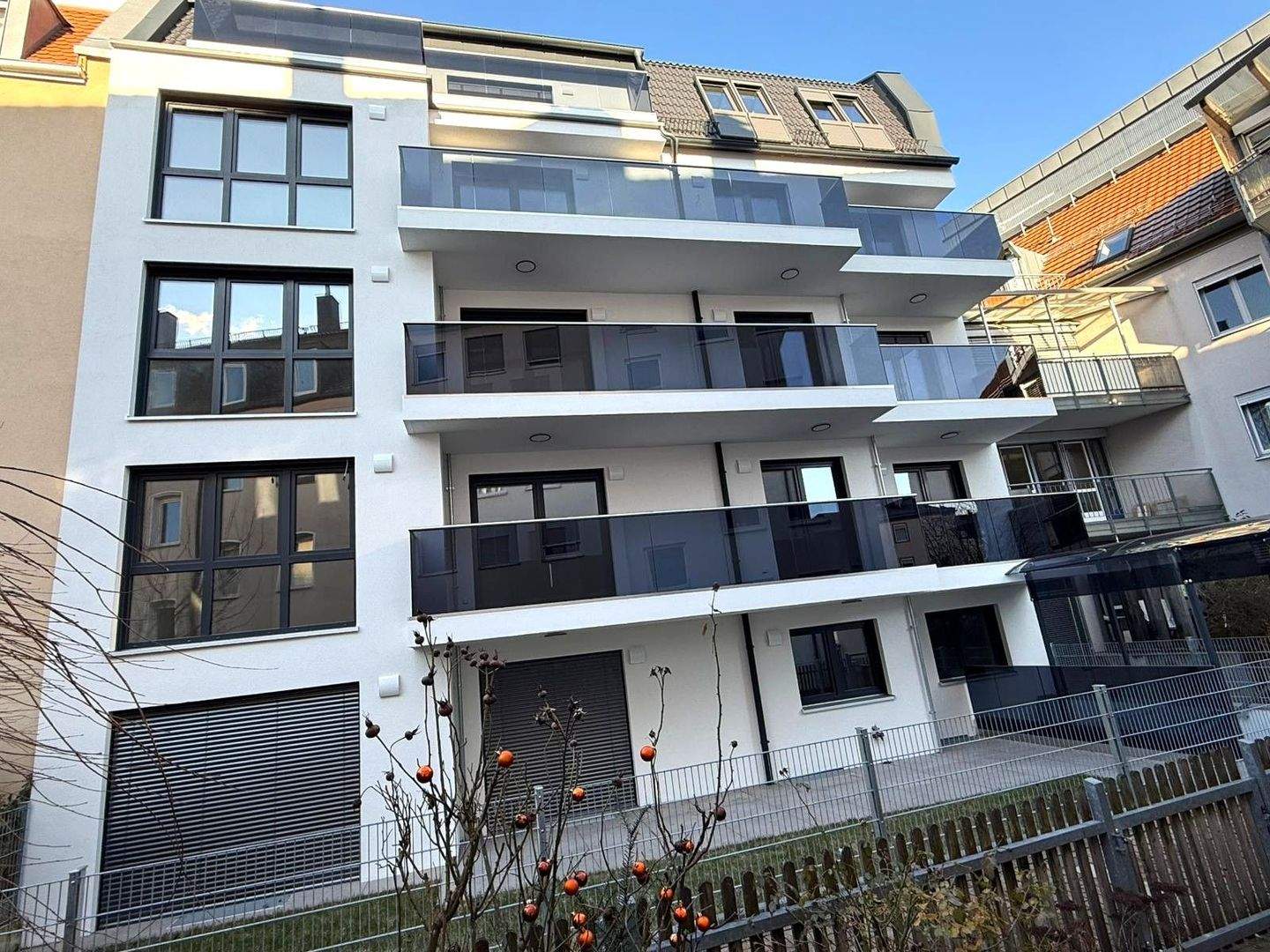 Neubau – 5 - Familienhaus – EG-Luxuswohnung